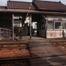 小さな駅舎（越中三郷駅）