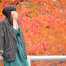 秋の女性