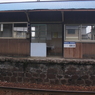 古い小さな駅舎