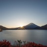 本栖湖の旭