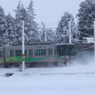 雪煙をあげて走る