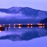 夜明けの余呉湖