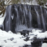 雪中の滝の音（ね）