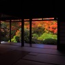 いっそ、横になってしまおうか。