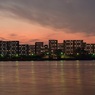 夕日に浮かぶ街並み