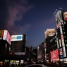 夜のとばりは薄絹重ね