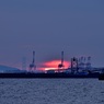 巨大なキリンに沈む夕陽