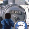 肩車の少年とSL大樹
