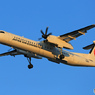 「青色」 日本コミュータ DHC-8-400 JA85K 到着です