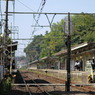 夏の午後の駅舎