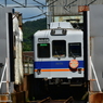 何故…。