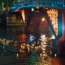 「とうろう流しの日の吾妻橋」