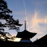 中山寺と飛行機雲