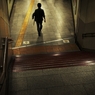 駅に向かう人