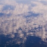 川面に秋空