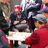 集まる人達