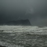 島も霞む