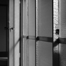ひかる廊下をあるく