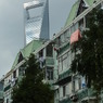 民家と高層ビル