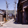 黒屋根の街