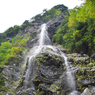 間近に見る滝
