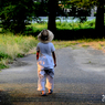 写真句：少年が行く