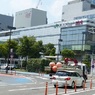 新しい建物と