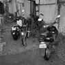 お店の裏の通勤バイク