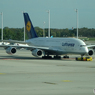 「青色」 旧塗装のLufthansaエアバス A380 見つけた!