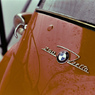 カフェの古い BMW