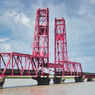 Lift bridge: Fukuoka side