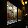 プラハ (57) 夜のウインドウ　SHOP