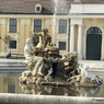 ウイーン（１３５）シェーンブルン宮殿前の噴水