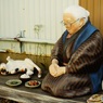 オールドレンズで　　ばあちゃんと三毛猫