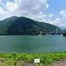 パノラマ初夏のダム湖(丹沢湖)湖側