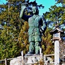 神社の公園の日本武尊(ヤマトタケル)像