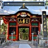 三峯神社の随身門