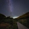 湿原と秋夜空