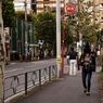 夕暮れの歩道