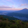 雪頭ケ岳から望む富士山と富士二湖（夕景）