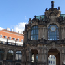 ドイツ（７０４）ドレスデンの宮殿と青い空