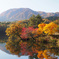 八塩山とダム湖の紅葉