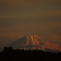 夕陽を浴びる富士