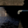 写真エッセイ：橋の下の光