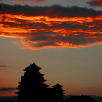 城とあかね雲