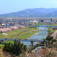 釣山から磐井川を