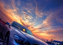 BMWと夕日（HDR）