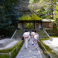 京都スナップ　茅葺き門　法然院