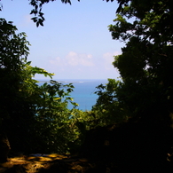 久高遙拝所（くだかようはいじょ）からの久高島