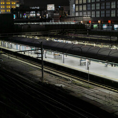 誰も居ない新宿駅